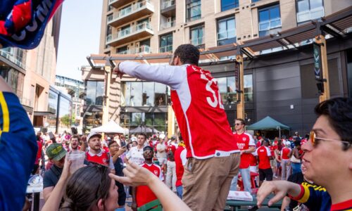 Premier League espalha clubes pelos EUA para mostrar como é torcer fora de casa