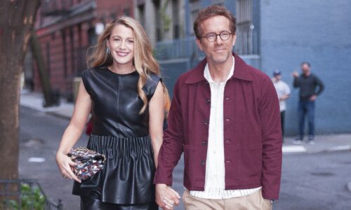 Longe de Taylor Swift, Blake Lively curte final da Copa com amigas e surge em chamada de vídeo com Ryan Reynolds
