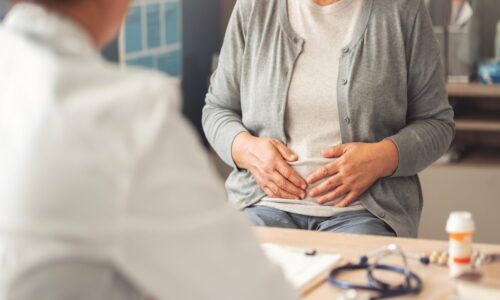 6 medicamentos que podem causar sangue nas fezes (e o que fazer)