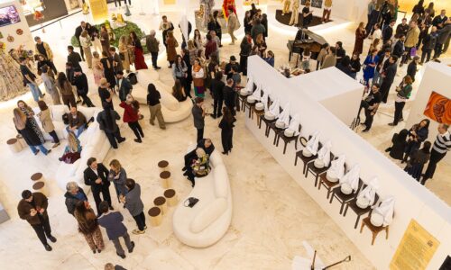 Shopping Pátio Batel, em Curitiba, realiza exposição que conecta arte e moda