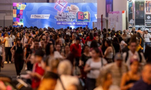 Kindle gigante, Portal do Lápis e caixa misteriosa: as ativações na Bienal do Livro de SP