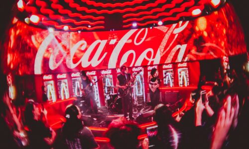 Holding Clube assina ativações de Coca-Cola, Piracanjuba, KitKat, LATAM, Schweppes e Tic Tac no Rock in Rio 2026