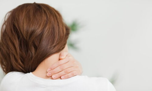 Dor na cervical: o que pode ser (e o que fazer)