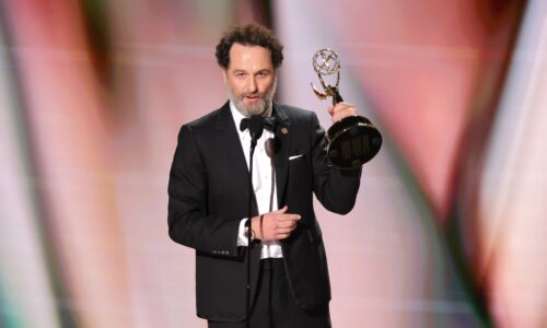 Histórico! Matthew Rhys conquista duas categorias no Emmy Awards 2026