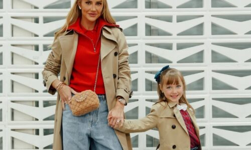 Ana Paula Siebert combina aerolook com a filha, Vicky, em viagem para Santa Catarina